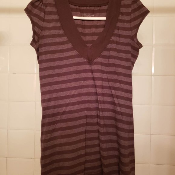 Calvin Klein V-neck capped sleeve stretch top - Picture 2 of 5